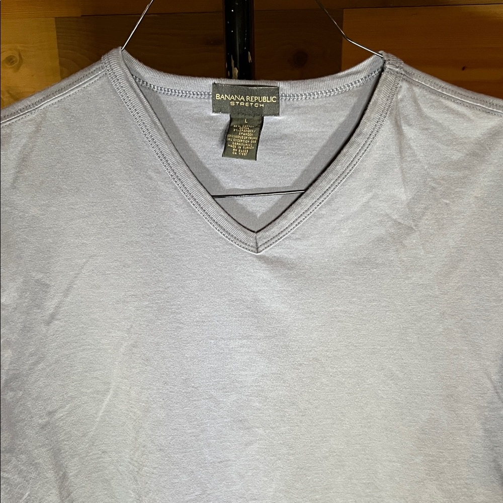 Banana Republic Gray V-Neck Short Sleeve Tee